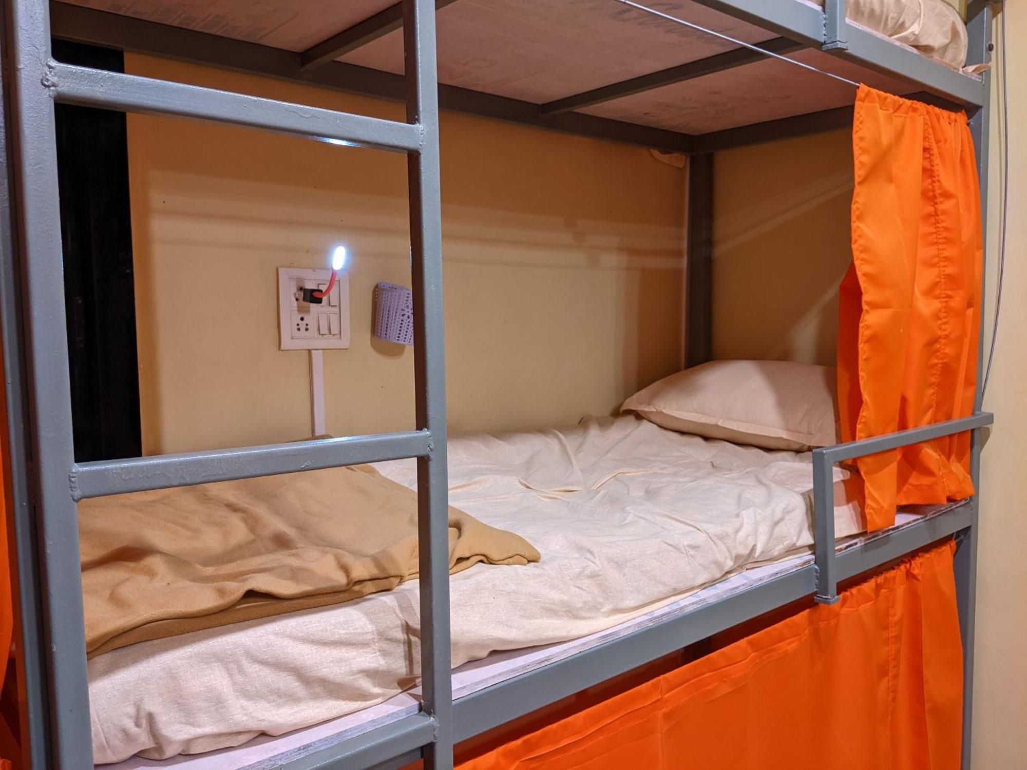 Awaara Backpackers Hostel, آليباغ المظهر الخارجي الصورة